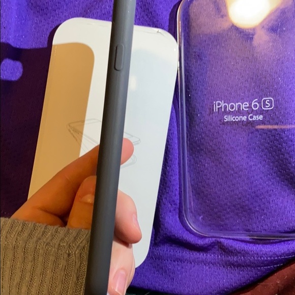 Iphone 6s Silicone Case for Sale - Picture 3 of 4